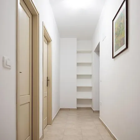 Cozy One-bedroom Apartamento