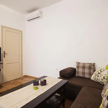 Apartamento Cozy One-bedroom Zadar